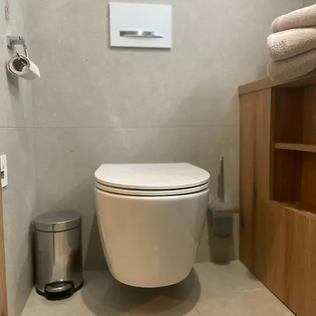 Understreet With Private Parking Appartamento Košice