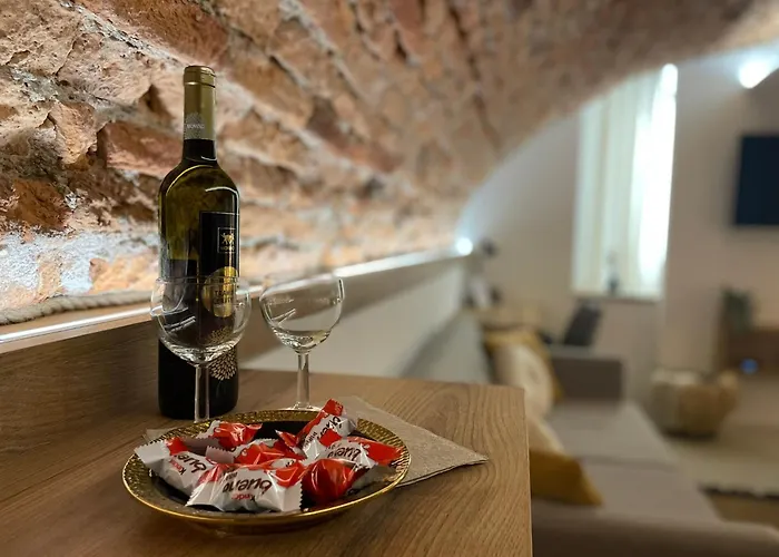 Understreet With Private Parking *