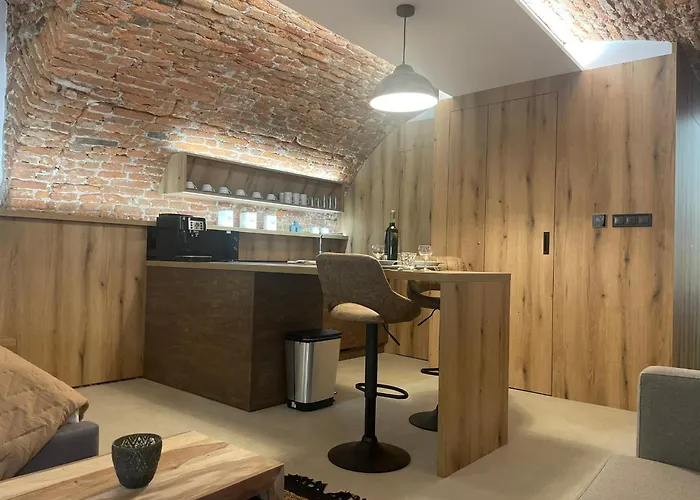 Understreet With Private Parking *